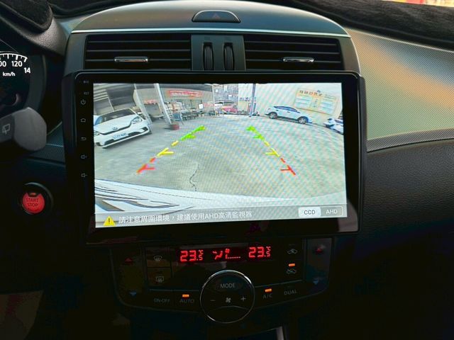 NISSAN日產 TIIDA  第10張相片