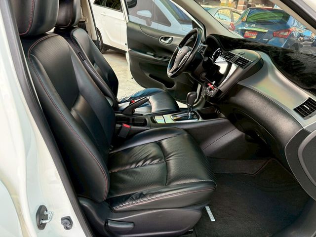 NISSAN日產 TIIDA  第13張相片