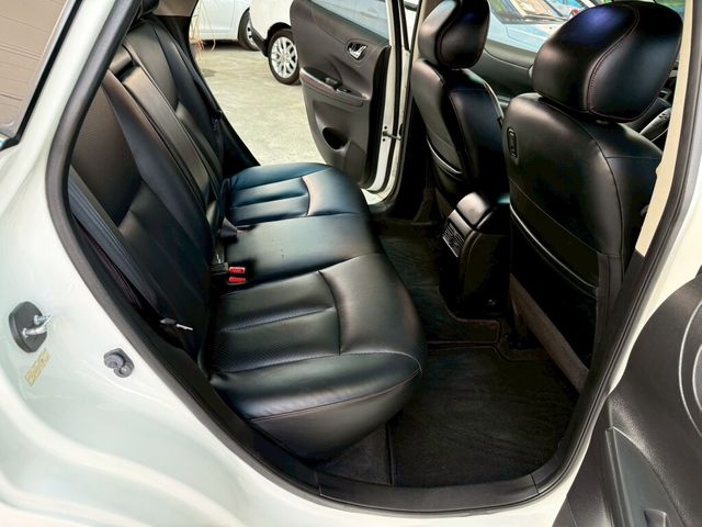 NISSAN日產 TIIDA  第14張相片