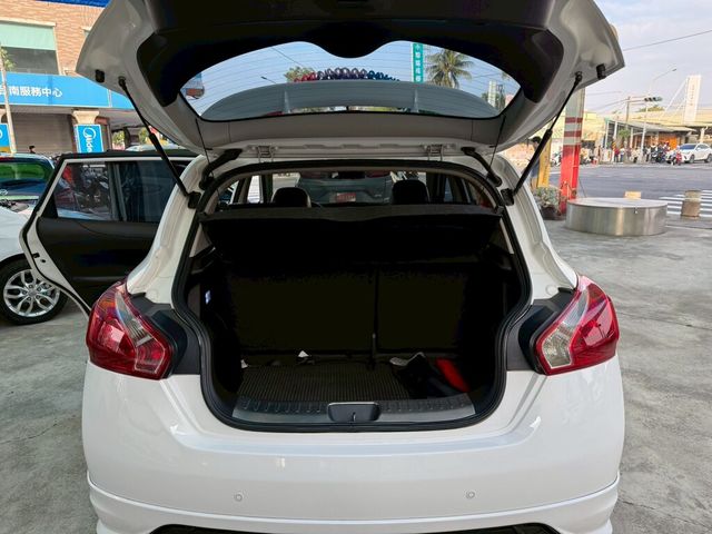 NISSAN日產 TIIDA  第15張相片