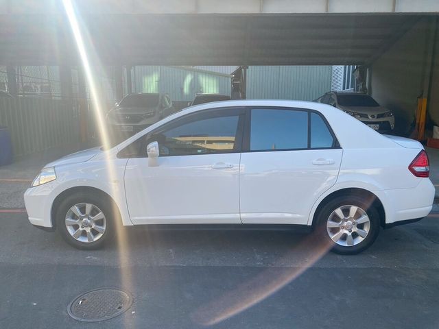 NISSAN日產 TIIDA  第7張相片