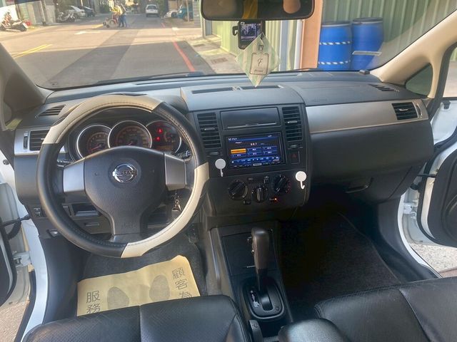 NISSAN日產 TIIDA  第15張相片