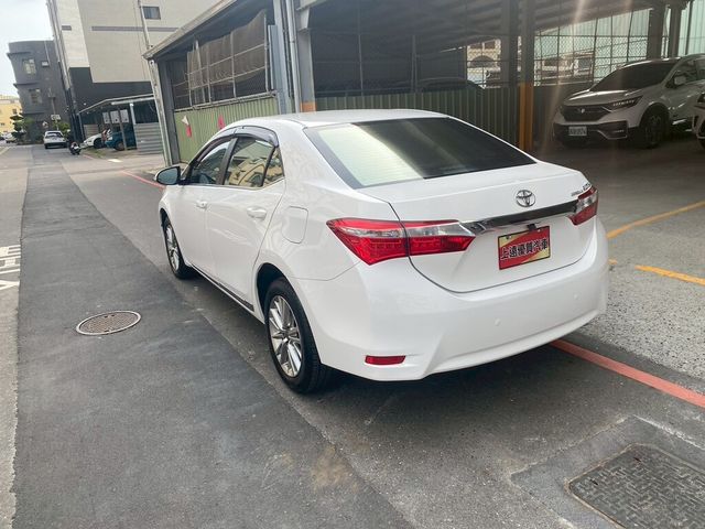 TOYOTA豐田 ALTIS  第2張相片