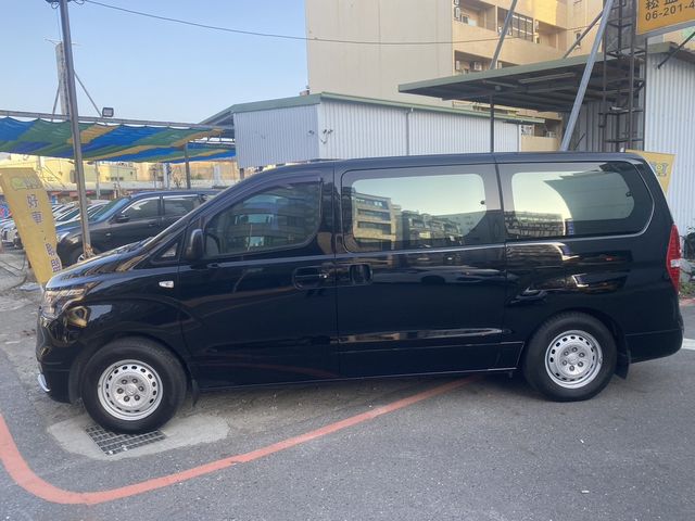 HYUNDAI現代 STAREX  第1張相片