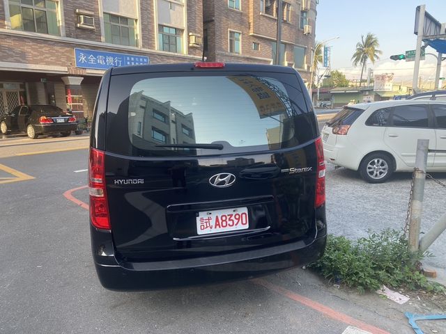 HYUNDAI現代 STAREX  第2張相片
