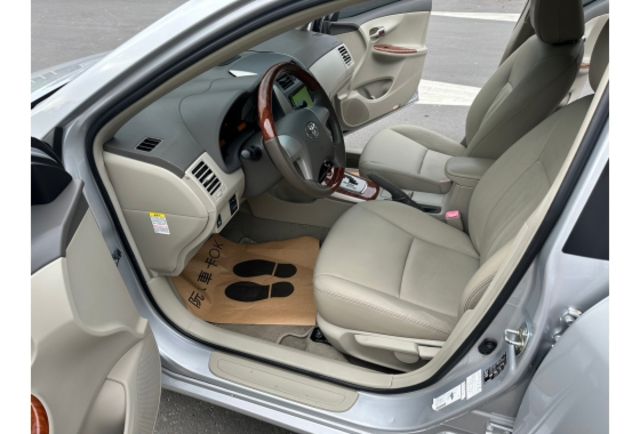 2010年 ALTIS 1.8 原版件 一手女用車實跑10萬  第4張相片