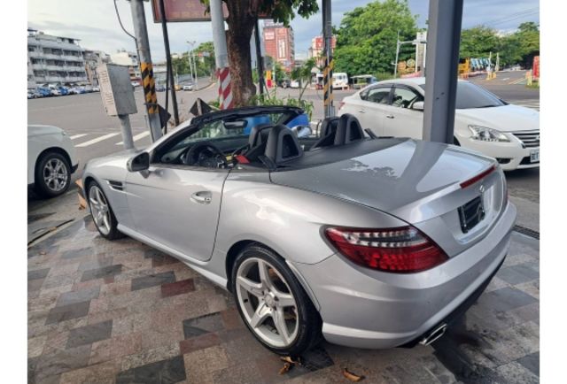 2011年 中華賓士 SLK 200 1.8 敞篷 渦輪增壓  第7張相片
