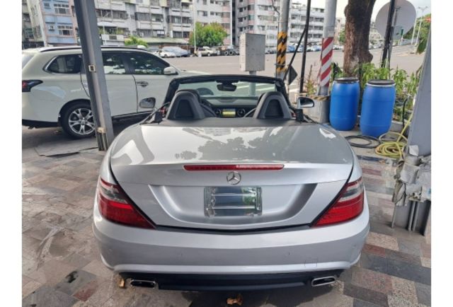 2011年 中華賓士 SLK 200 1.8 敞篷 渦輪增壓  第8張相片