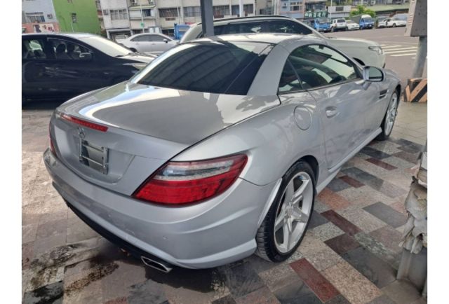 2011年 中華賓士 SLK 200 1.8 敞篷 渦輪增壓  第12張相片
