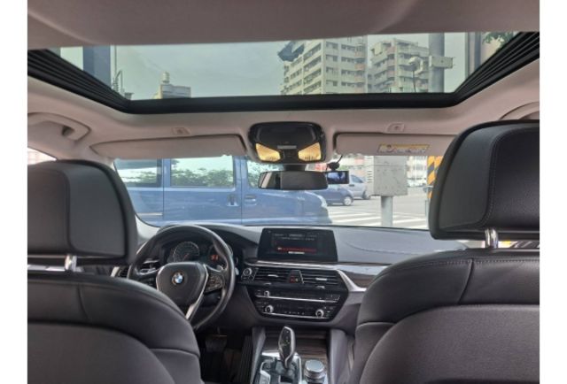 2017年 BMW 530I 總代理  第8張相片