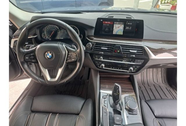 2017年 BMW 530I 總代理  第9張相片