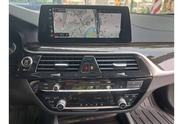 2017年 BMW 530I 總代理  第12張相片