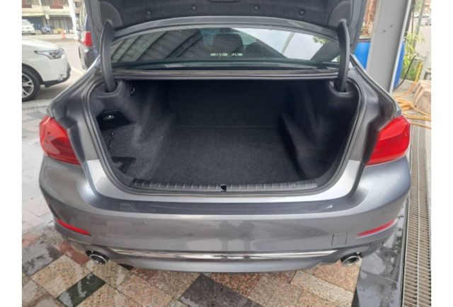2017年 BMW 530I 總代理  第17張相片