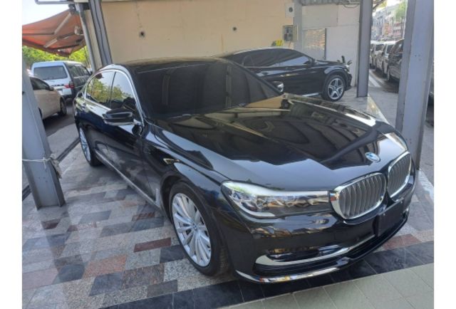 2015/16年型式 BMW 740 LI 頂級版 智慧型鑰型式 BMW 740 LI 頂級版 智慧型鑰匙 全景式天窗  第1張相片