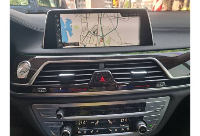 2015/16年型式 BMW 740 LI 頂級版 智慧型鑰型式 BMW 740 LI 頂級版 智慧型鑰匙 全景式天窗  第10張相片