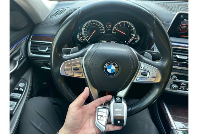 2015/16年型式 BMW 740 LI 頂級版 智慧型鑰型式 BMW 740 LI 頂級版 智慧型鑰匙 全景式天窗  第11張相片