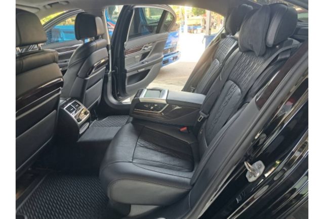 2015/16年型式 BMW 740 LI 頂級版 智慧型鑰型式 BMW 740 LI 頂級版 智慧型鑰匙 全景式天窗  第14張相片