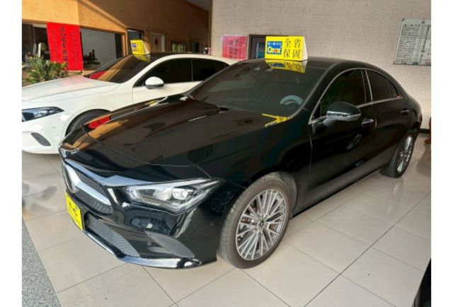 2022/23年領牌 中華賓士 CLA200 一手車實跑1萬4 原廠保固中  第3張相片