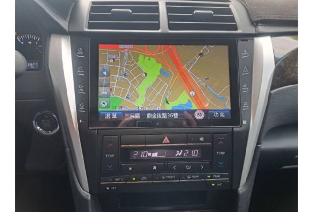 2015年 CAMRY 2.0 頂級版 I-key 天窗  第15張相片