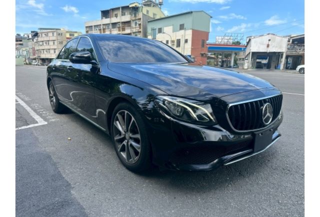 2016年 BENZ E200 頂級版 天窗柏林之音 改大螢幕 安卓機 摸門 環璟 抬頭顯示器  第1張相片