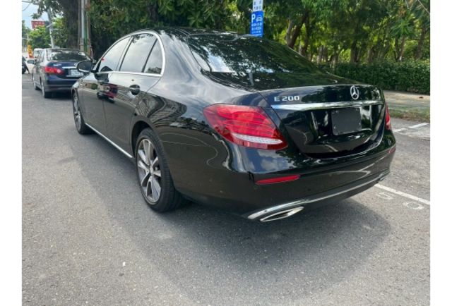 2016年 BENZ E200 頂級版 天窗柏林之音 改大螢幕 安卓機 摸門 環璟 抬頭顯示器  第4張相片