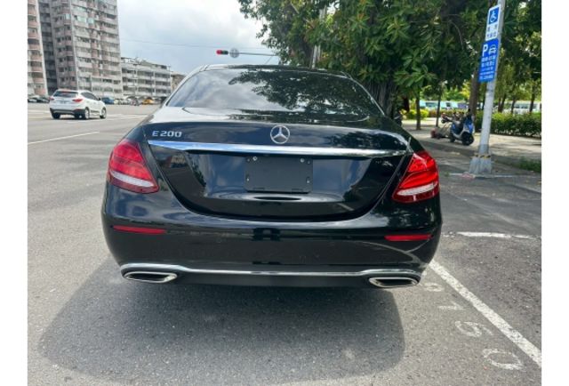 2016年 BENZ E200 頂級版 天窗柏林之音 改大螢幕 安卓機 摸門 環璟 抬頭顯示器  第5張相片