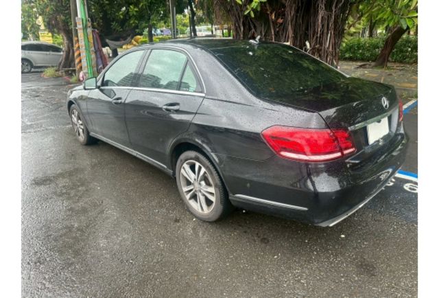 2015年 BENZ 中華賓士 E220D 原版件 跑18萬 衛星導航 免鑰匙啟動I-key 摸們 雙電動記憶座椅  第4張相片