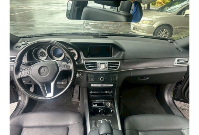 2015年 BENZ 中華賓士 E220D 原版件 跑18萬 衛星導航 免鑰匙啟動I-key 摸們 雙電動記憶座椅  第8張相片