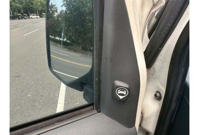 2020年 VERYCA 1.5 自排 一手車 實跑3萬5 保溫箱 盲點偵測 抬頭顯示器 行車紀錄器  第8張相片