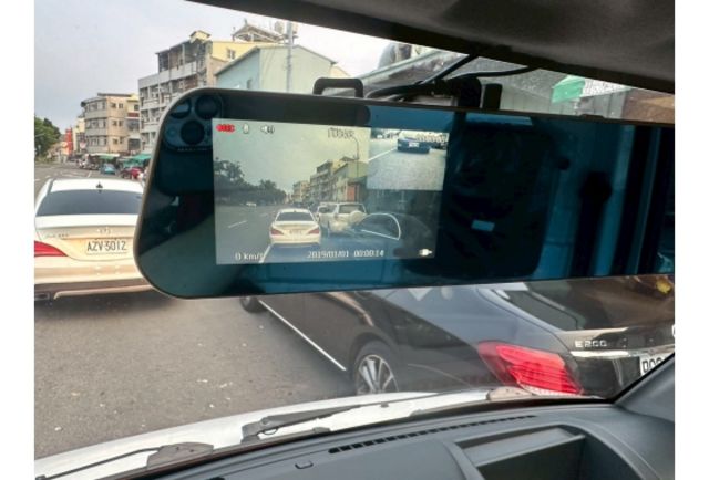 2020年 VERYCA 1.5 自排 一手車 實跑3萬5 保溫箱 盲點偵測 抬頭顯示器 行車紀錄器  第13張相片