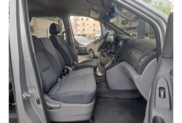 Hyundai STAREX  第5張相片
