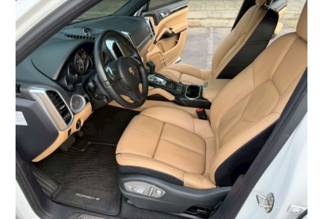 2014年 一手車 原版件 全景式天窗  第4張相片