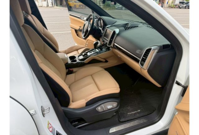 2014年 一手車 原版件 全景式天窗  第5張相片