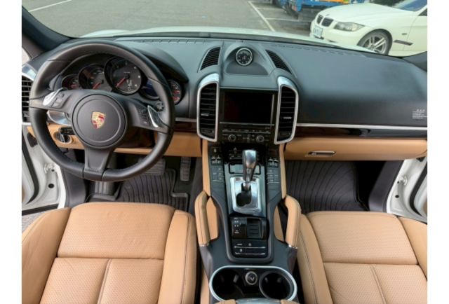 2014年 一手車 原版件 全景式天窗  第6張相片