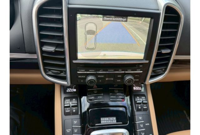 2014年 一手車 原版件 全景式天窗  第8張相片