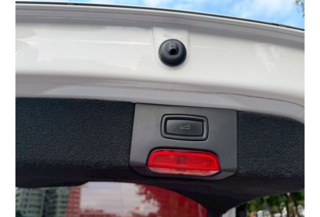 2014年 一手車 原版件 全景式天窗  第14張相片