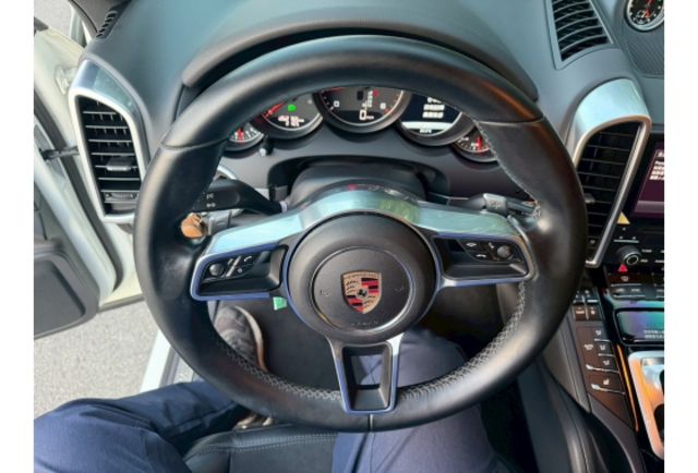 2016/17年型式 一手車 原版件  第7張相片