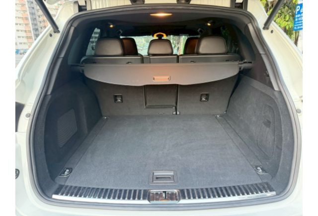 2016/17年型式 一手車 原版件  第14張相片