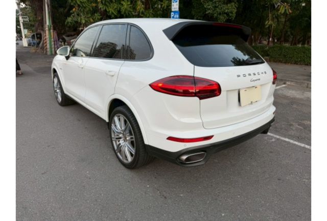 2016/17年型式 一手車 原版件  第17張相片