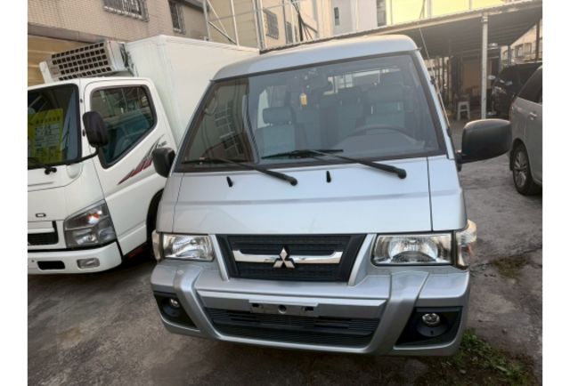 2018年 得利卡2.4  8人座廂型車 一手車 原版件 實跑2萬  第2張相片