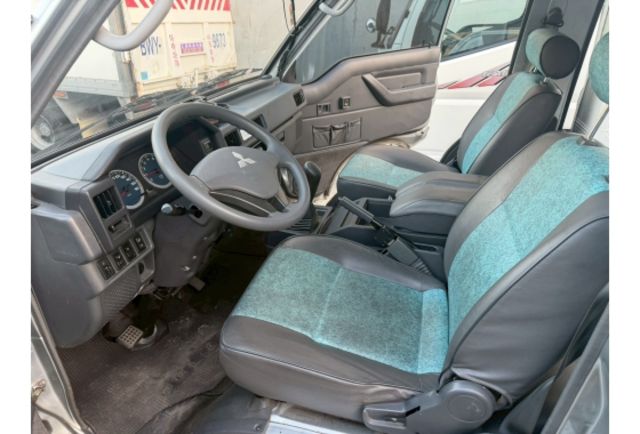 2018年 得利卡2.4  8人座廂型車 一手車 原版件 實跑2萬  第5張相片