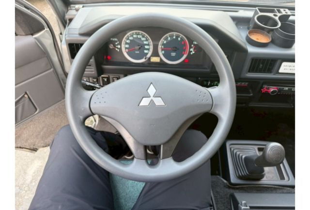 2018年 得利卡2.4  8人座廂型車 一手車 原版件 實跑2萬  第7張相片