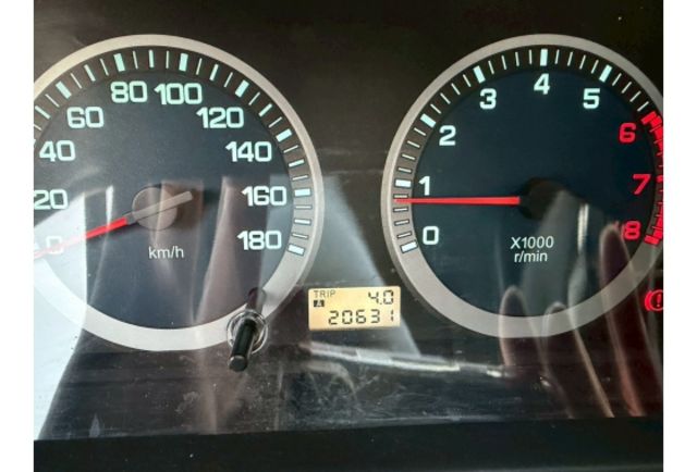 2018年 得利卡2.4  8人座廂型車 一手車 原版件 實跑2萬  第8張相片