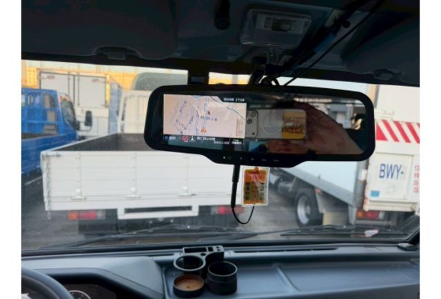 2018年 得利卡2.4  8人座廂型車 一手車 原版件 實跑2萬  第9張相片