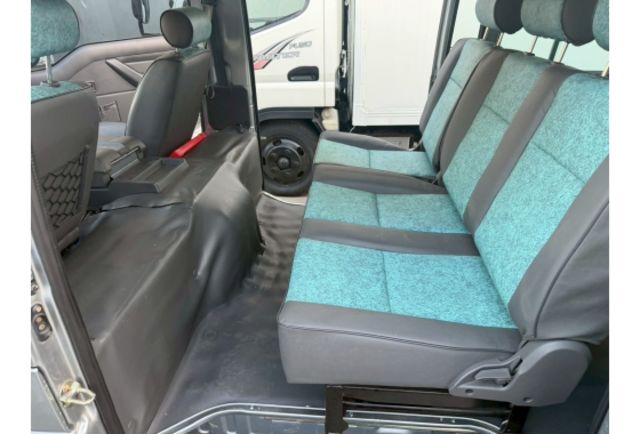 2018年 得利卡2.4  8人座廂型車 一手車 原版件 實跑2萬  第12張相片