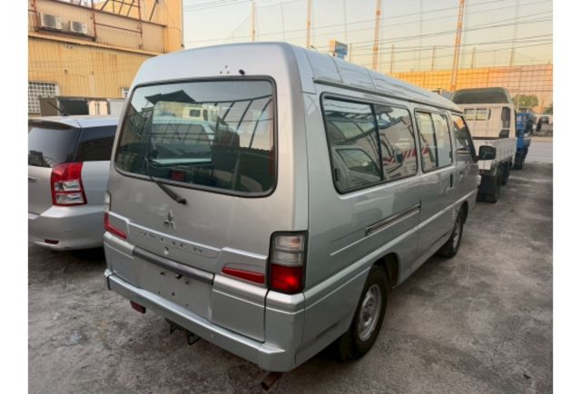 2018年 得利卡2.4  8人座廂型車 一手車 原版件 實跑2萬  第15張相片