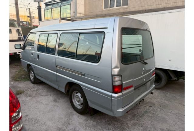 2018年 得利卡2.4  8人座廂型車 一手車 原版件 實跑2萬  第16張相片