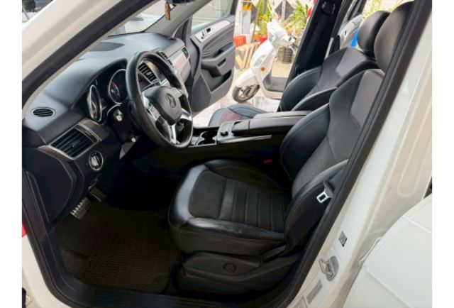 2015年 一手車 原版件 實跑20萬 全景式天窗  第4張相片