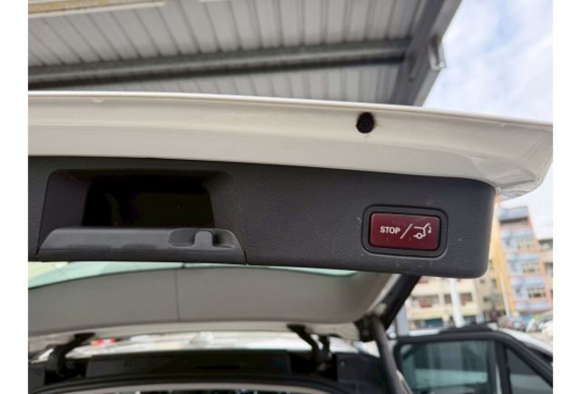 2015年 一手車 原版件 實跑20萬 全景式天窗  第14張相片