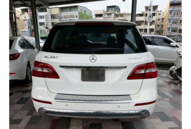 2015年 一手車 原版件 實跑20萬 全景式天窗  第17張相片